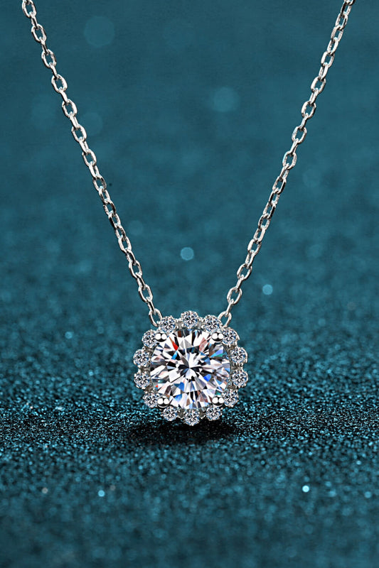 N108 Flower-Shaped Moissanite Pendant Necklace