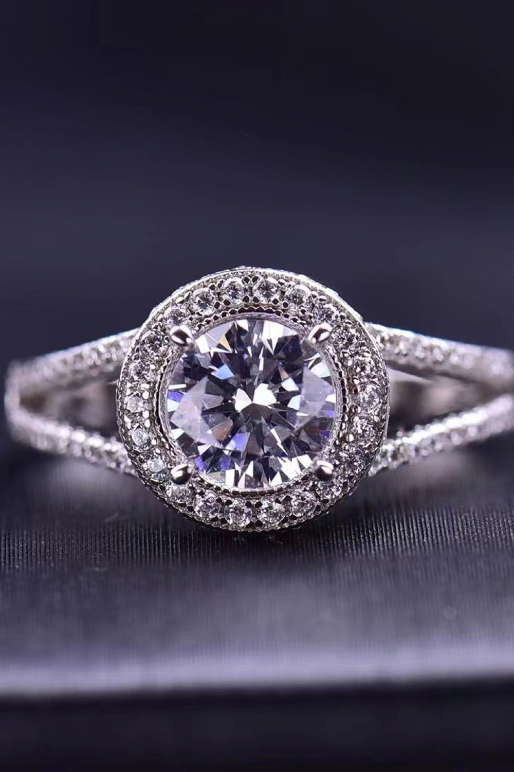 R128 Shiny and Chic 1 Carat Moissanite Ring