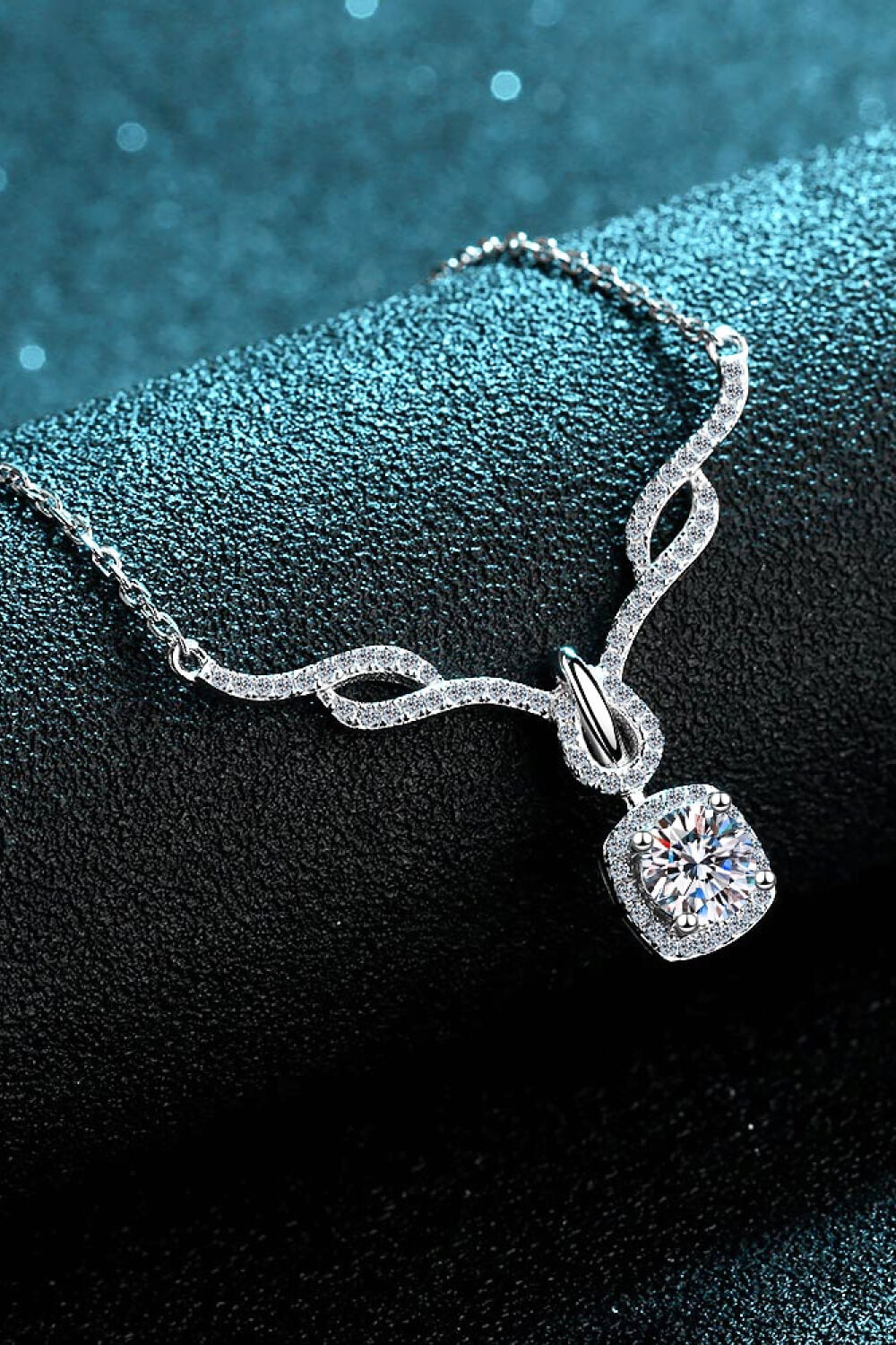 N112 Right On Trend Moissanite Pendant Necklace