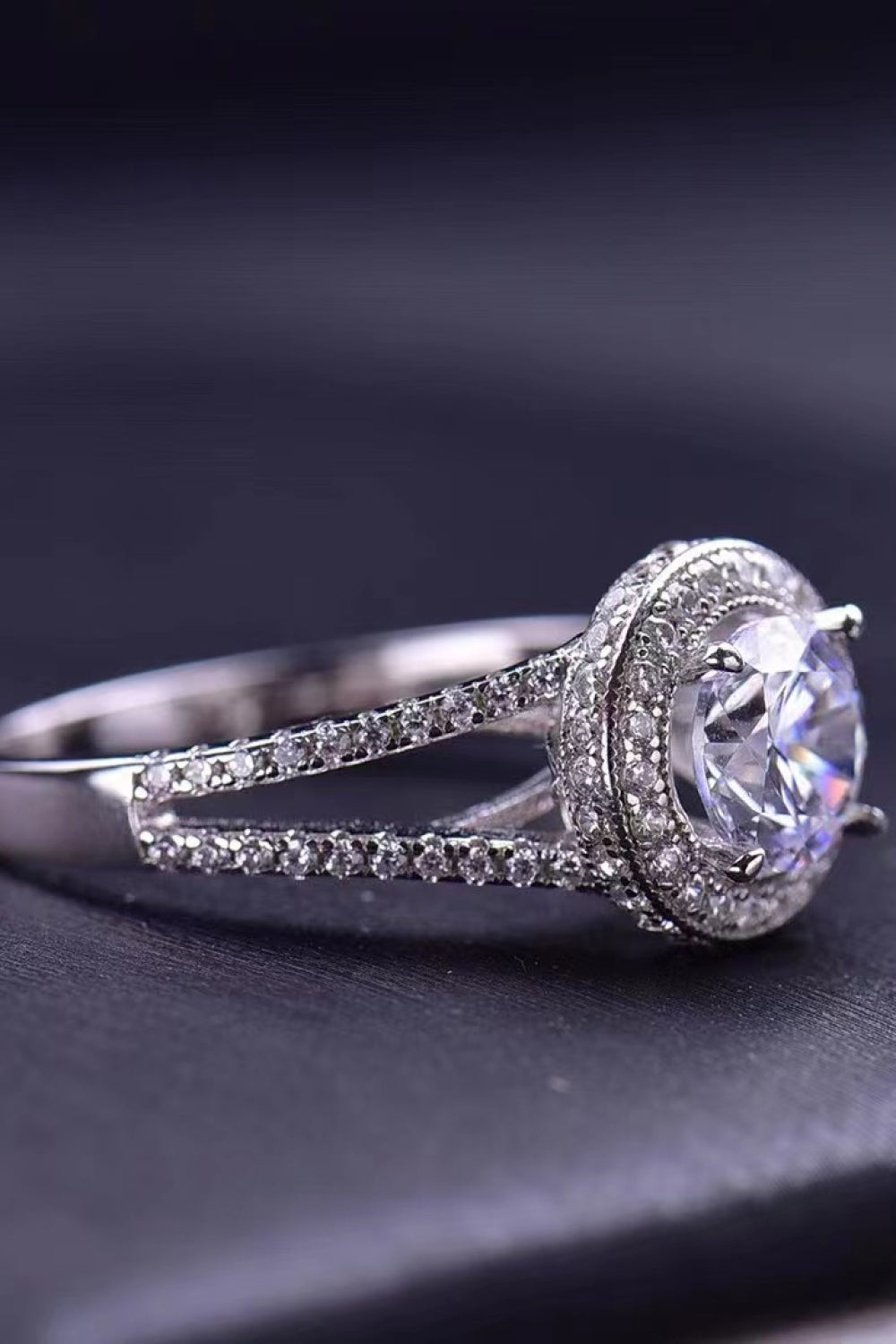 R128 Shiny and Chic 1 Carat Moissanite Ring